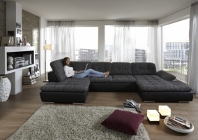 Dopřejte si v obývacím pokoji pohodlí na velké sedací soupravě