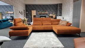 Showroom s velkým výběrem vysoce kvalitních sedacích souprav a dalšího nábytku 